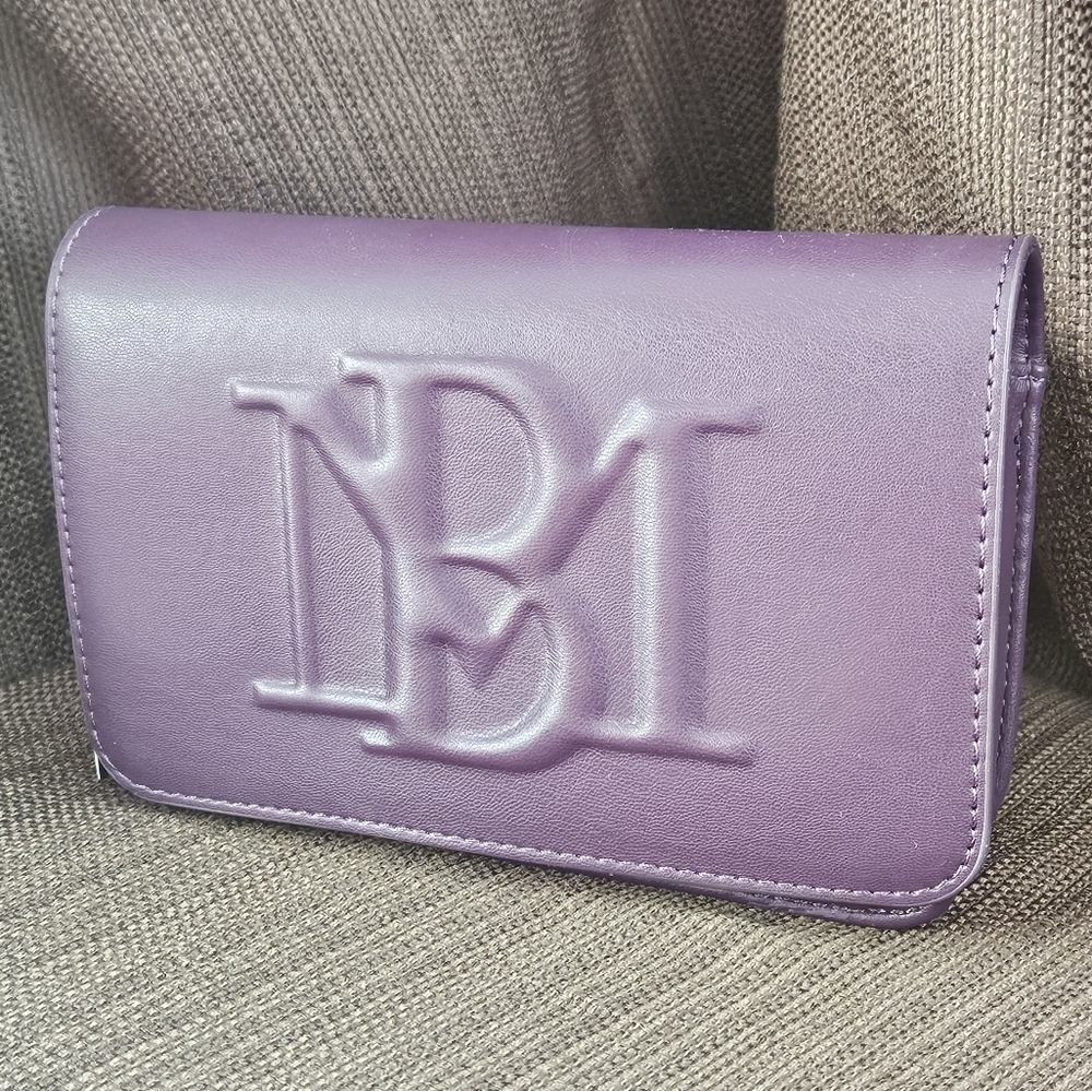NWT Badgley Mischka Debossed Logo Crossbody No. BM4157
